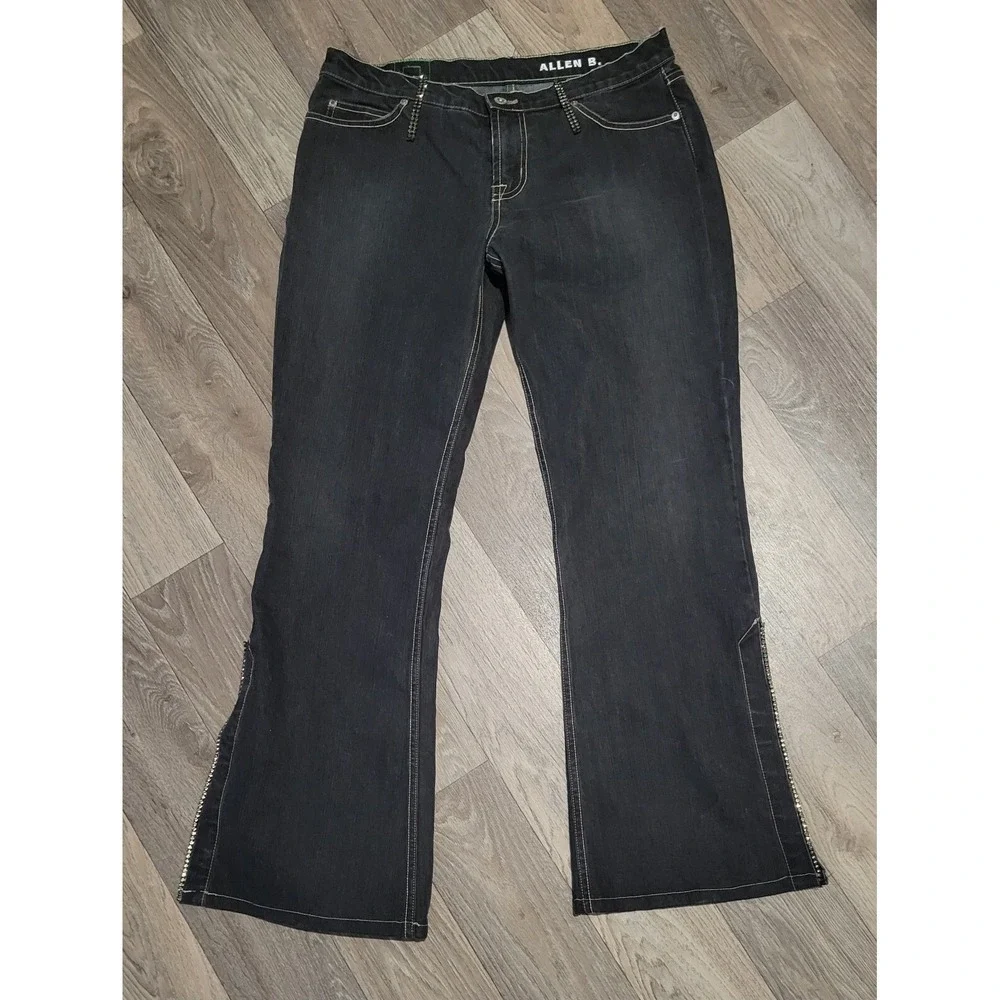 Women's Black Denim Rhinestone Accents Jeans-Size 32‎ Flare Leg Boho 70s